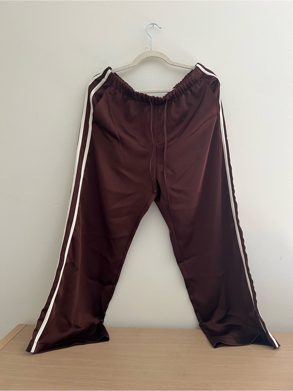 Gap satin straight leg cropped pants